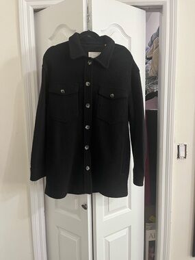 Aritzia - Wilfred Free, The Ganna™ Shirt Jacket

Size M